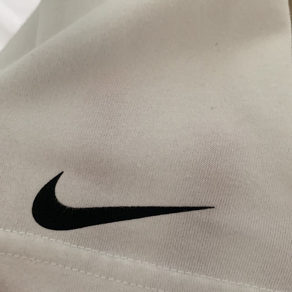 LeBron James Nike Dri-Fit Shirt - Picture 3 of 3